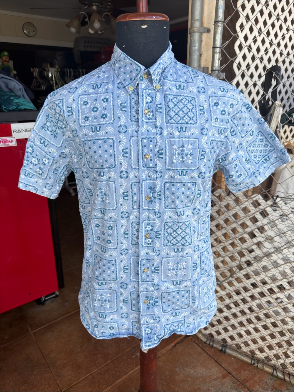 PreOwned Reyn Spooner Tailored Blue Hawaiian Fishes Full Button Men's Medium